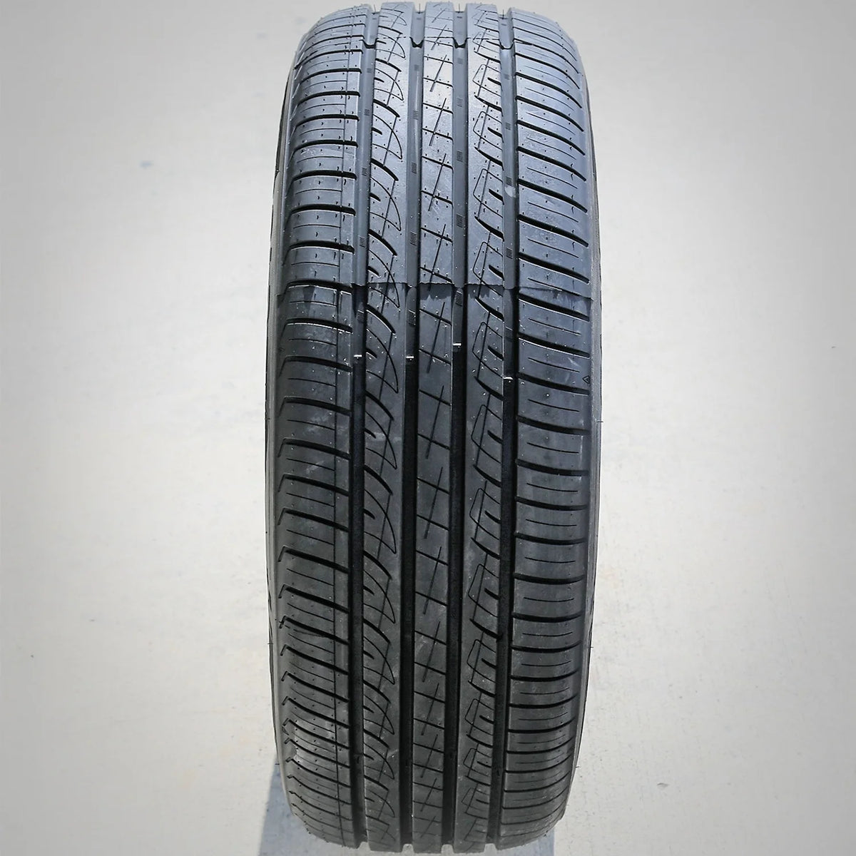 Landgolden LGV 77 225/65R17 102H All Weather Performance Tire Fits: 2018-23 Chevrolet Equinox LT, 2015-17 Subaru Outback 3.6R Touring