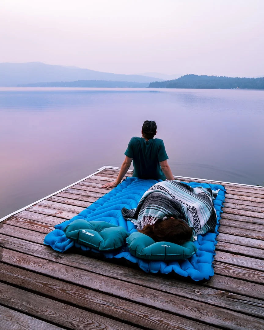 Klymit Double V Sleeping Pad, Extra Wide 2-Person 3-Season Camping Air Matress  with Pump Sack, Blue