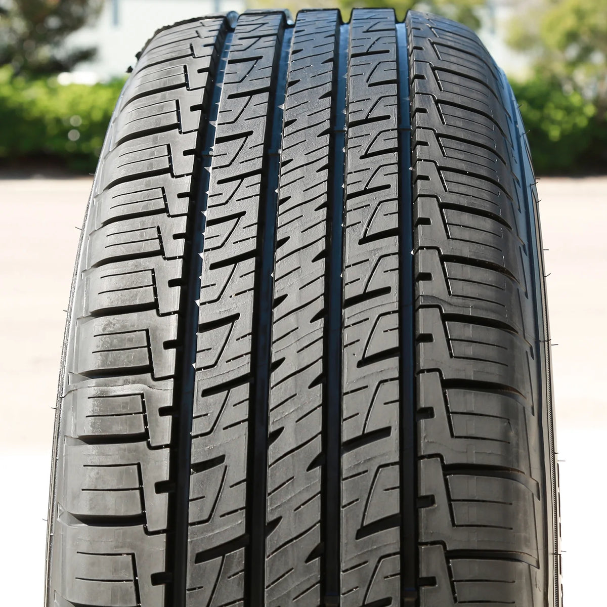 Set of 4 Goodyear Assurance MaxLife 235/55R17 99H a/s All Season Tires