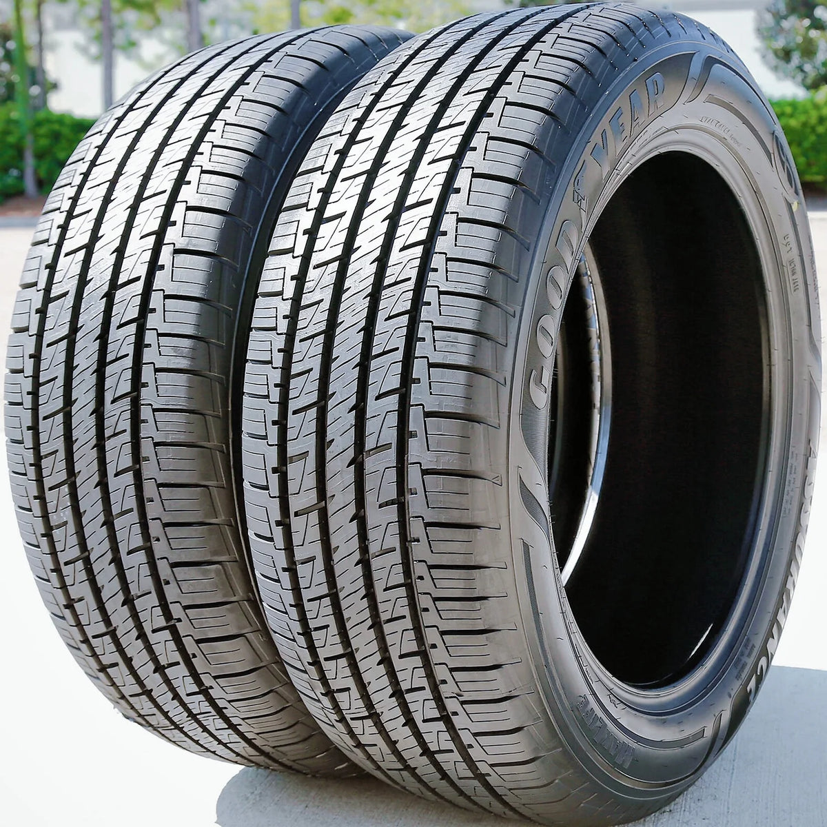 Set of 4 Goodyear Assurance MaxLife 235/55R17 99H a/s All Season Tires
